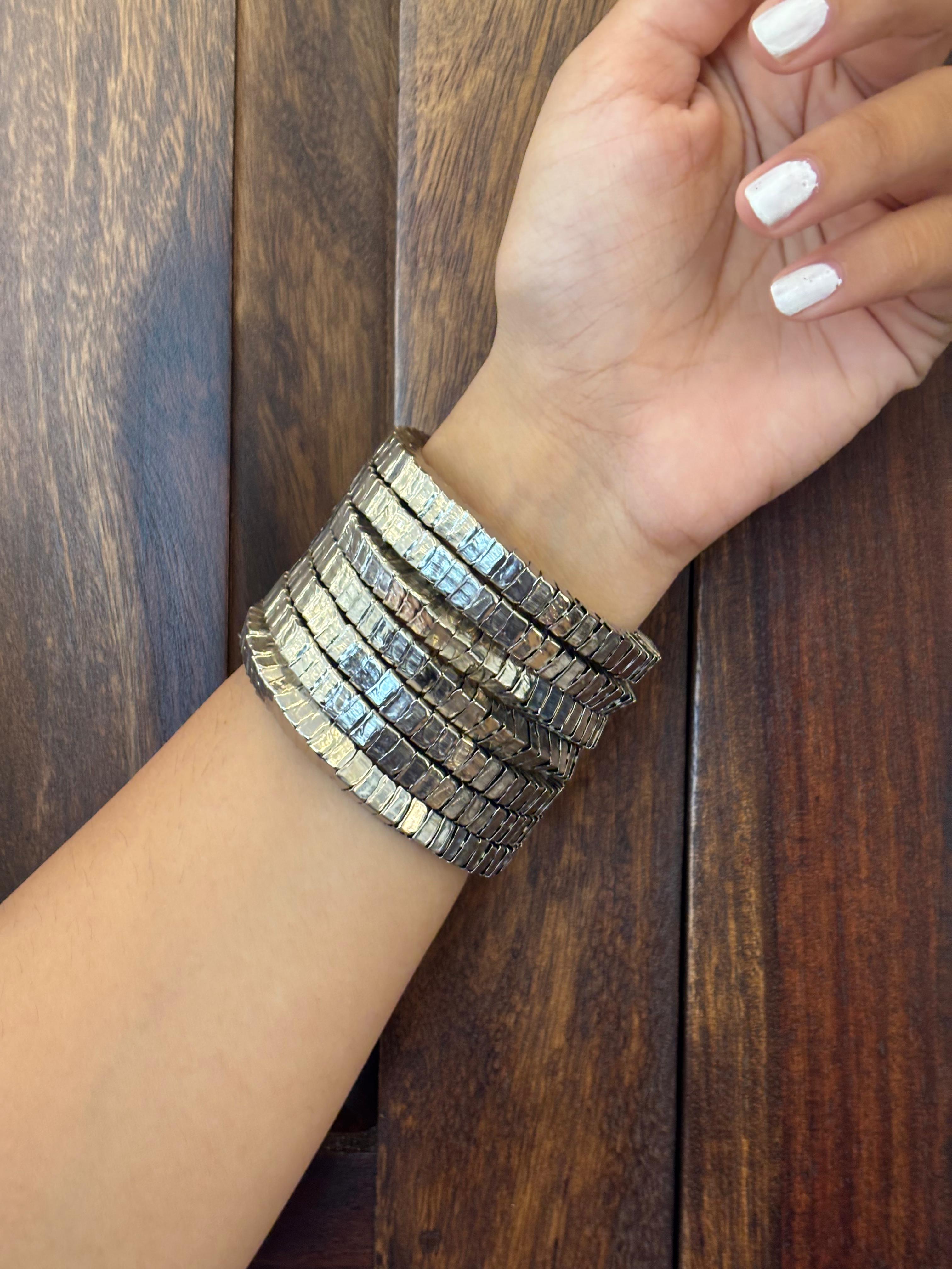 Tarang spiral square cuff