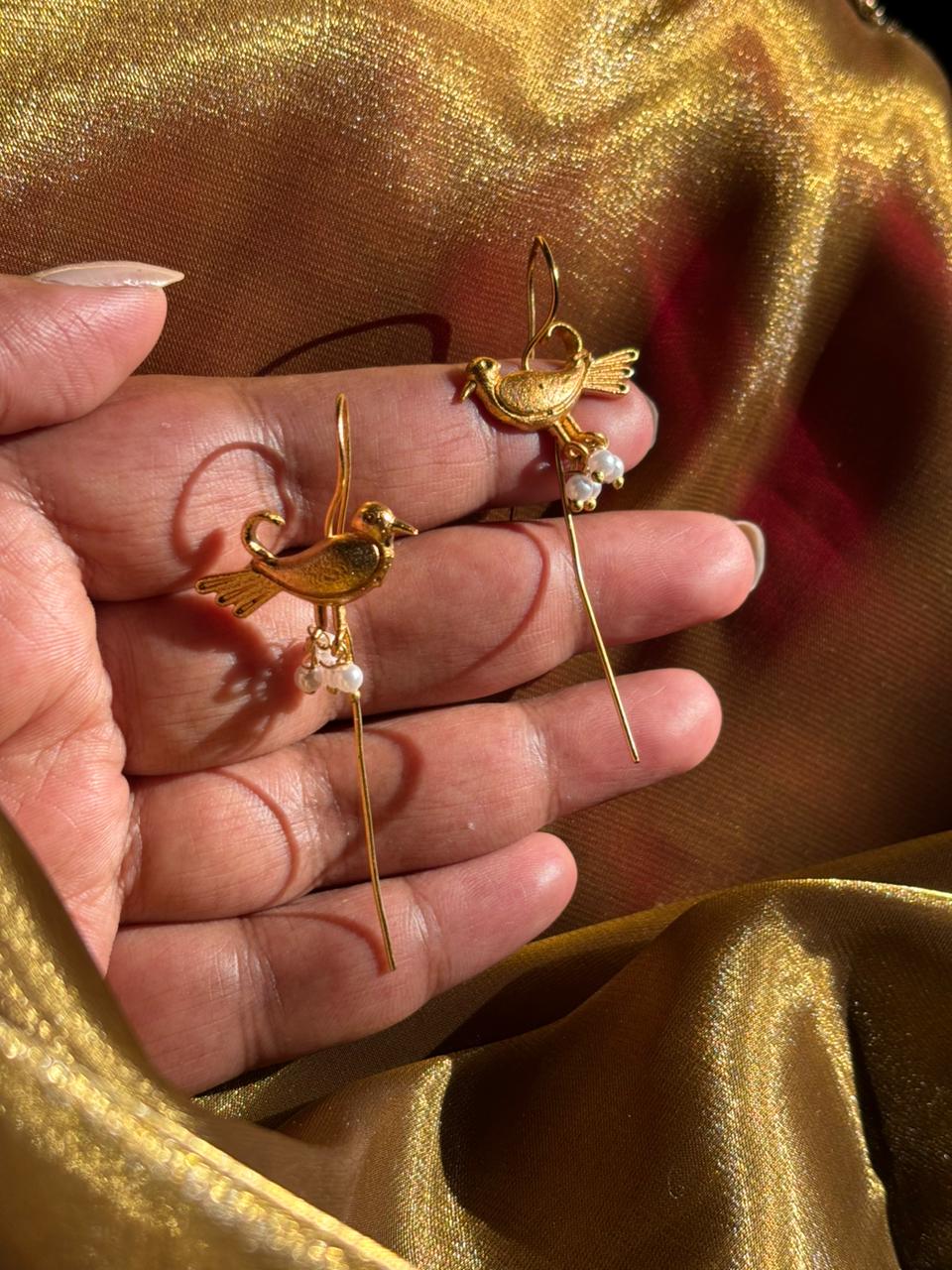 Bird pearl drop earcuff 