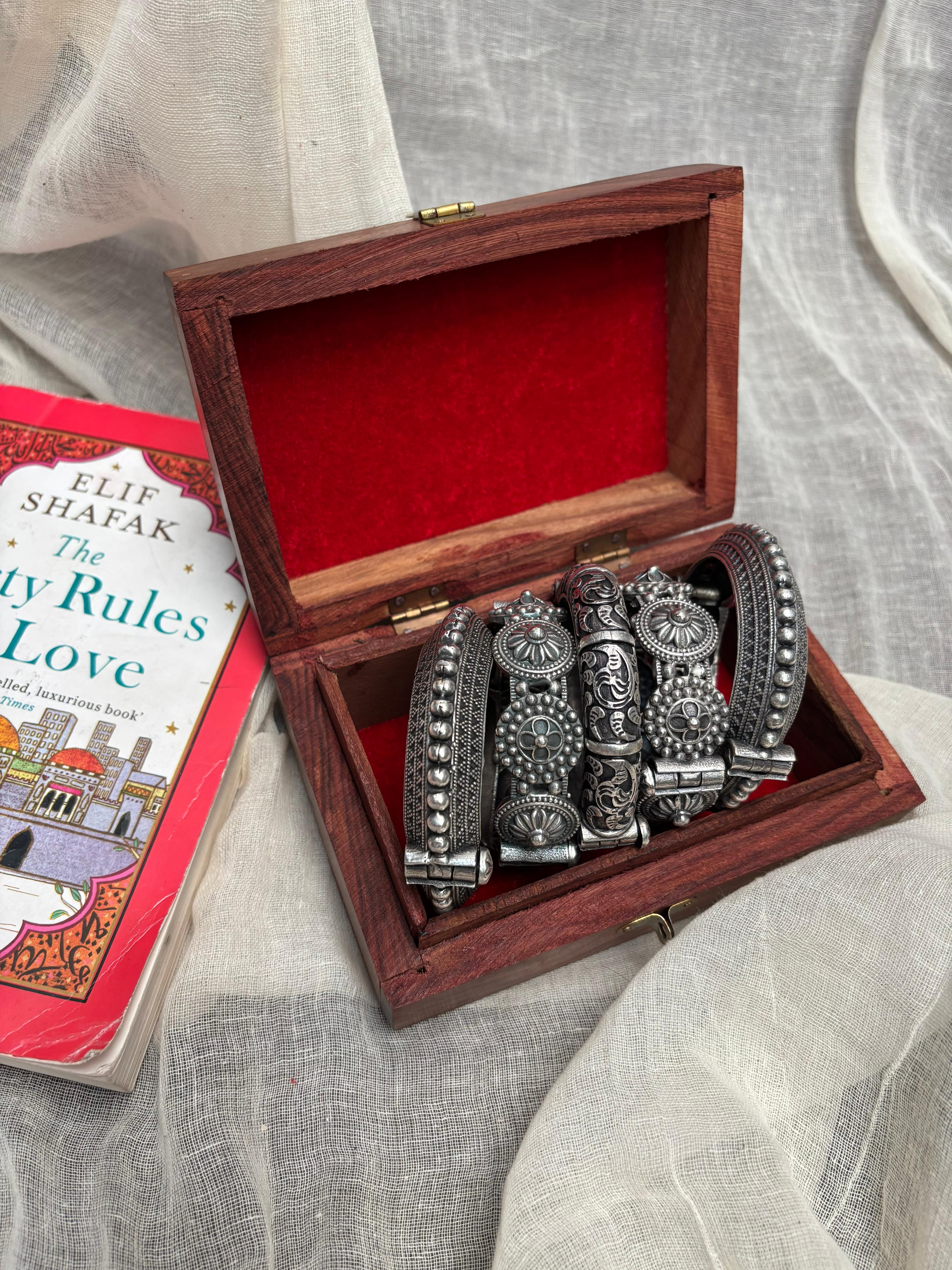 Being suku bangle stack